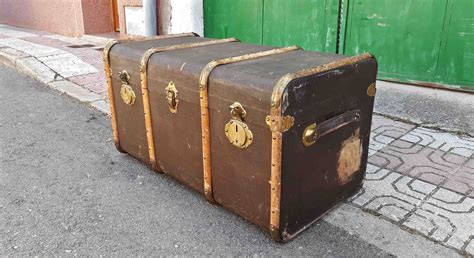 baul de viaje antiguo